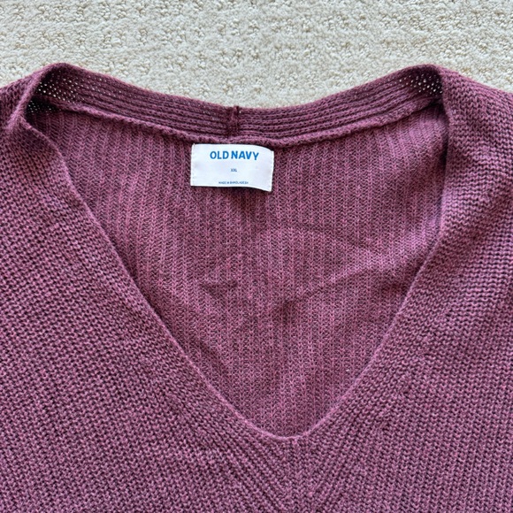 1x Old Navy long v neck maroon sweater - Picture 2 of 4